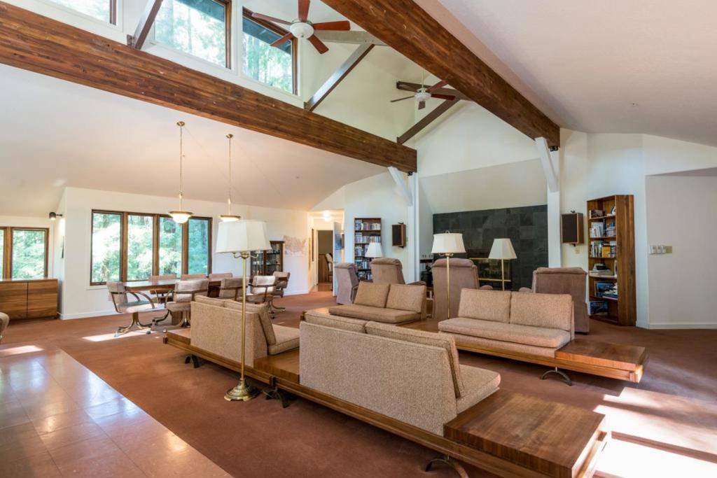 La Honda, CA 94020,138 Back RD