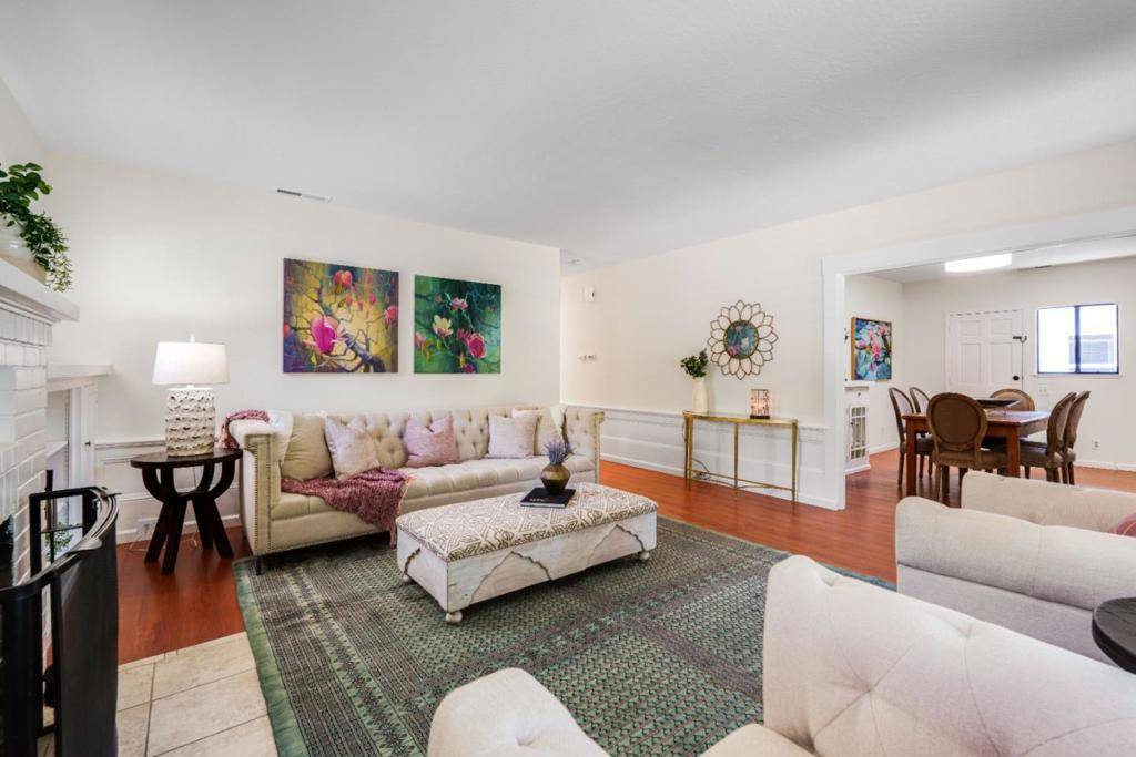 Palo Alto, CA 94301,727729 Middlefield RD