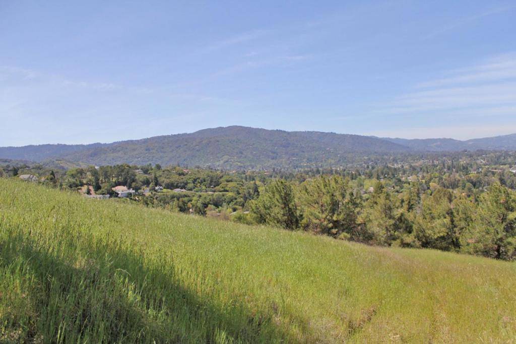 Los Gatos, CA 95032,0 Twin Oaks DR