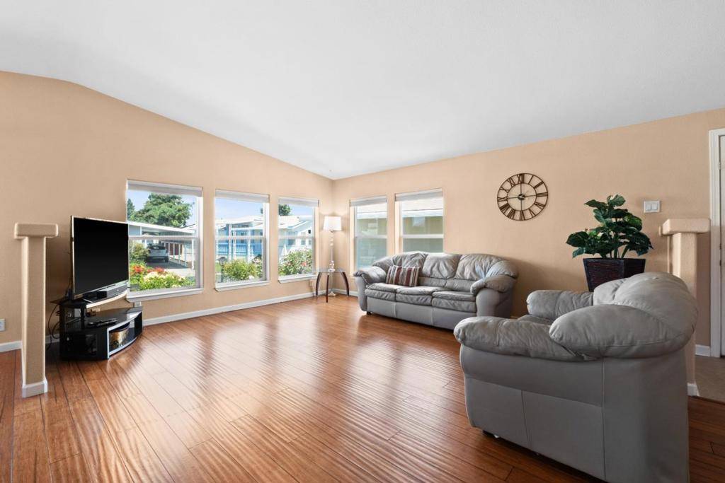 Sunnyvale, CA 94089,1220 Vienna DR