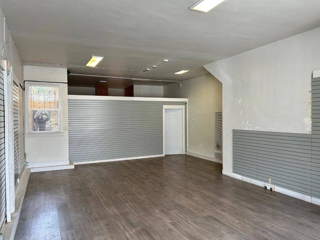 CA 94112,1156 Geneva AVE