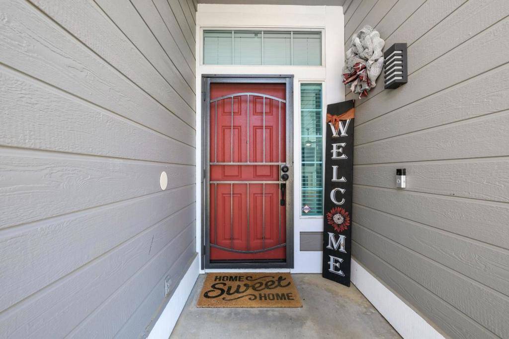 Dixon, CA 95620,550 Woodard WAY