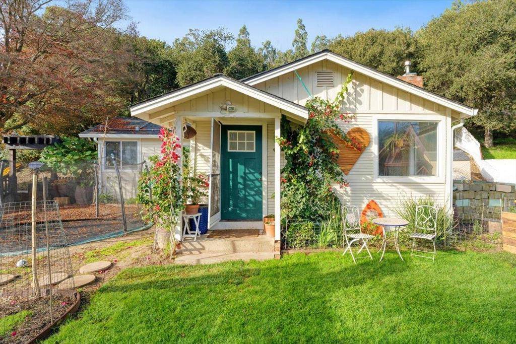 Royal Oaks, CA 95076,1204 San Miguel Canyon RD