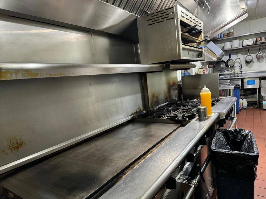 Union City, CA 94587,1688 1688 Decoto RD