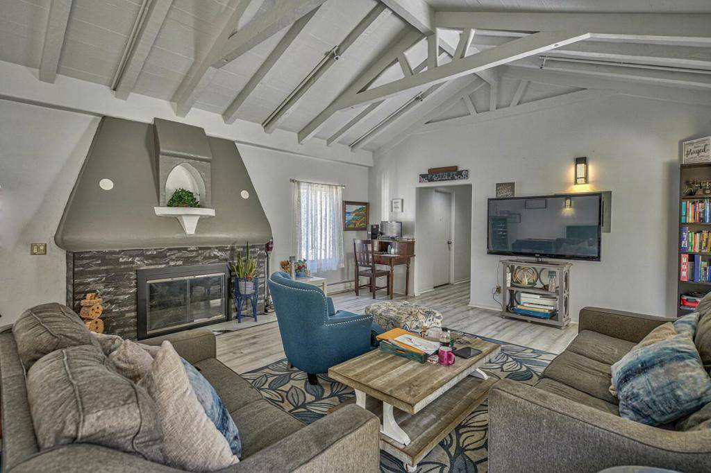 Monterey, CA 93940,1100 Pacific ST