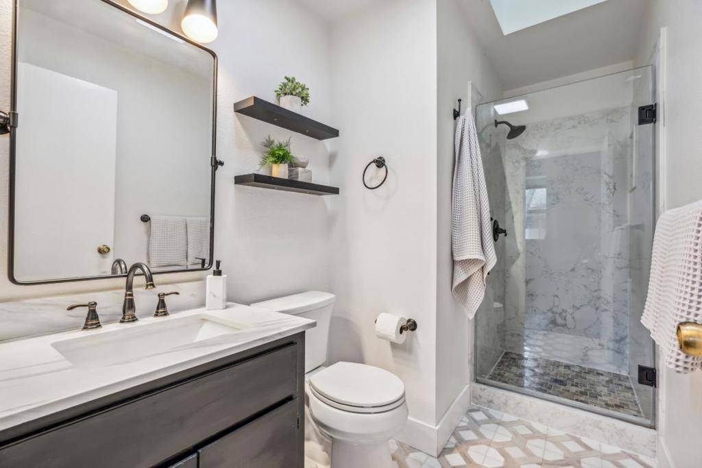 Campbell, CA 95008,384 Union AVE #C