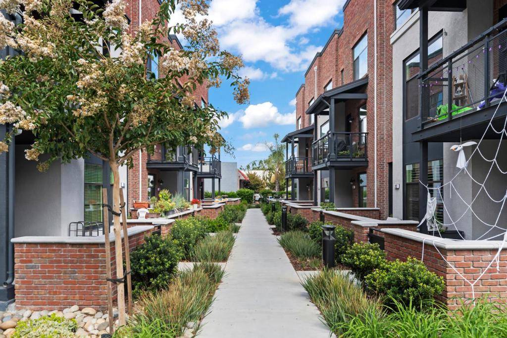 Campbell, CA 95008,202 Malley WAY