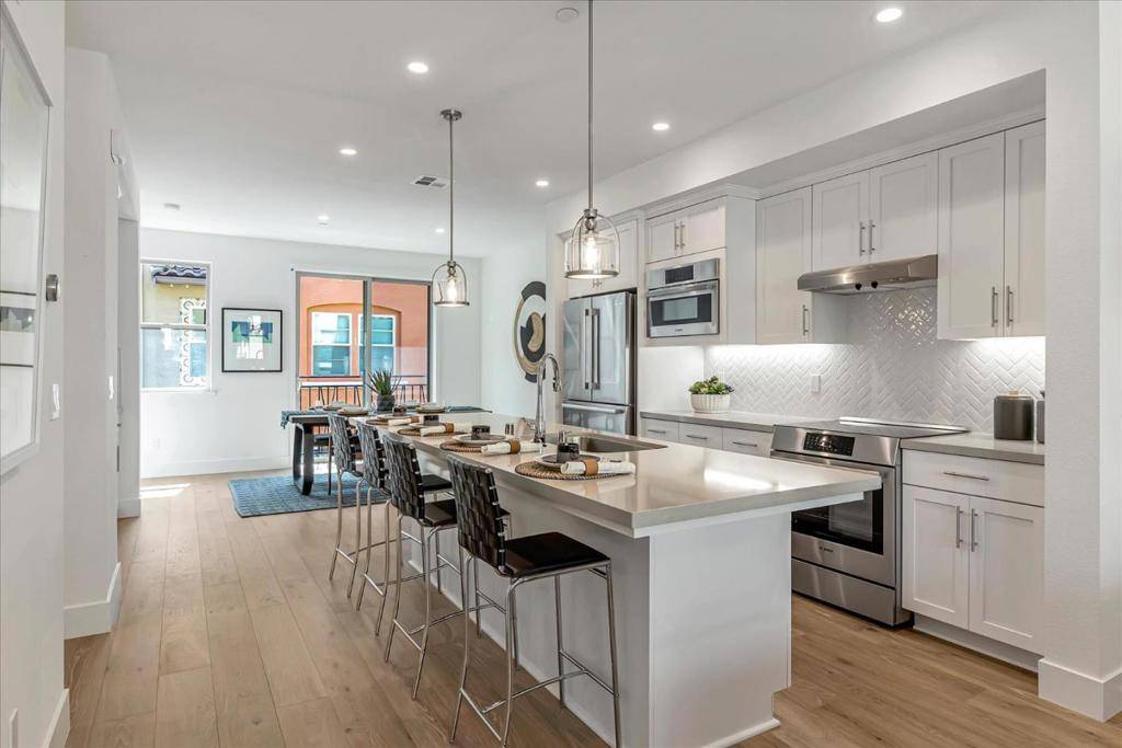 Mountain View, CA 94043,1204 San Ramon AVE