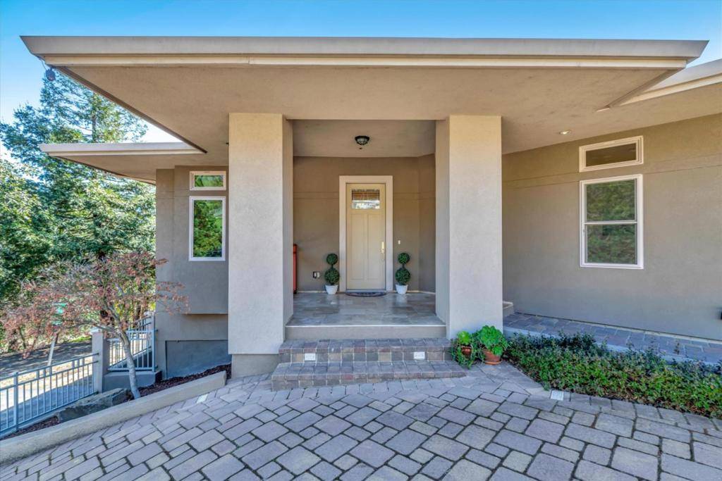 Morgan Hill, CA 95037,16925 Oakridge LN