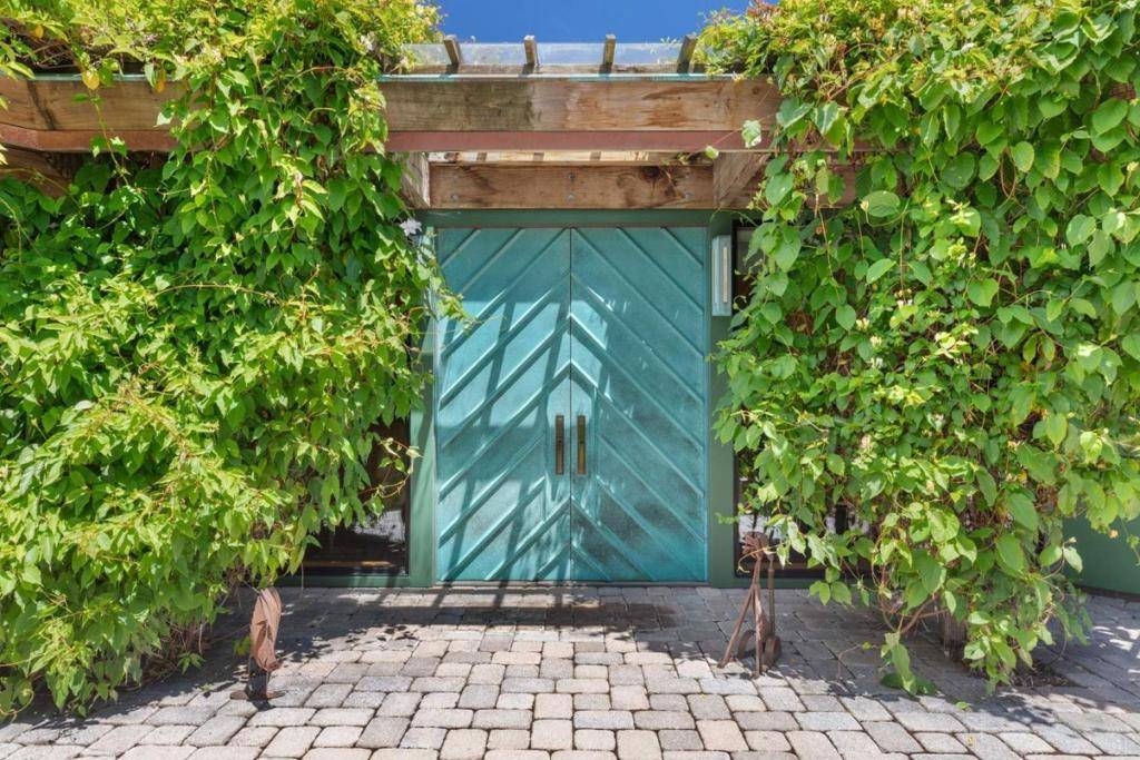 Carmel Valley, CA 93924,33732 E Carmel Valley RD