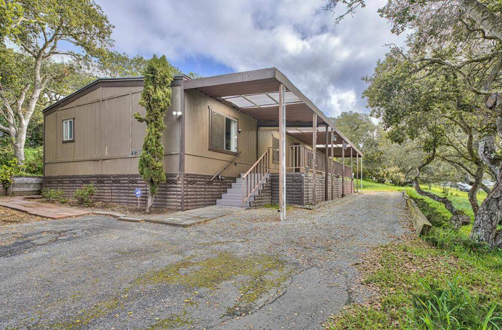 Prunedale, CA 93907,17693 Pond Derosa LN