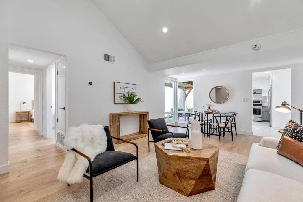 Cupertino, CA 95014,10865 Sweet Oak ST