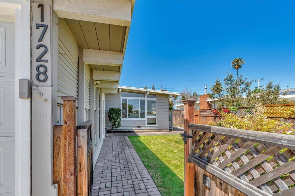 San Mateo, CA 94403,1728 Hamlet ST