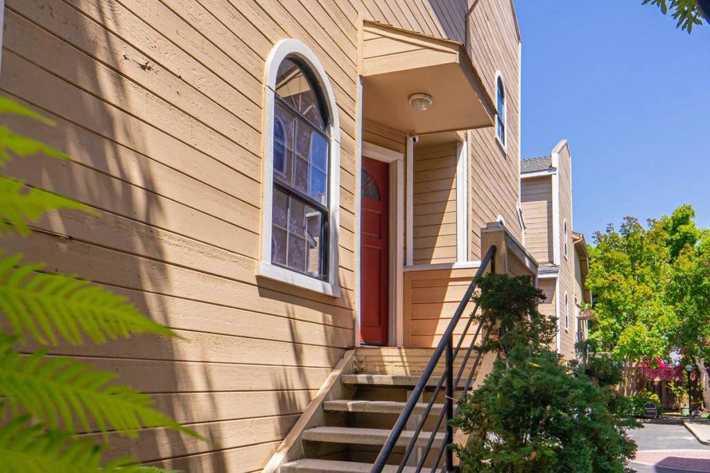 Campbell, CA 95008,290 W Sunnyoaks AVE #C