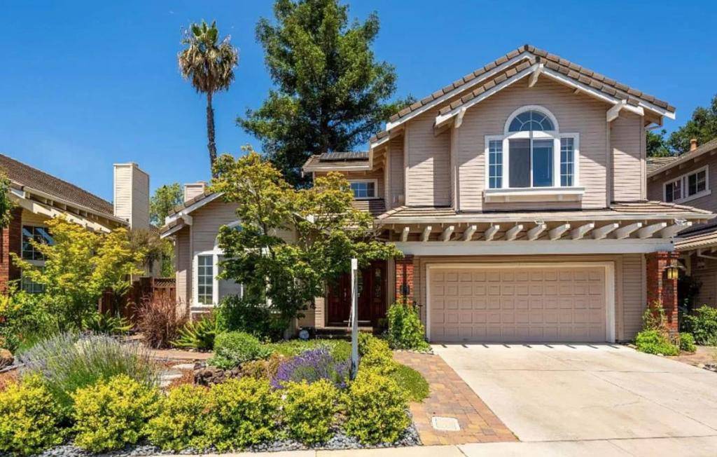 Cupertino, CA 95014,18325 Chelmsford DR
