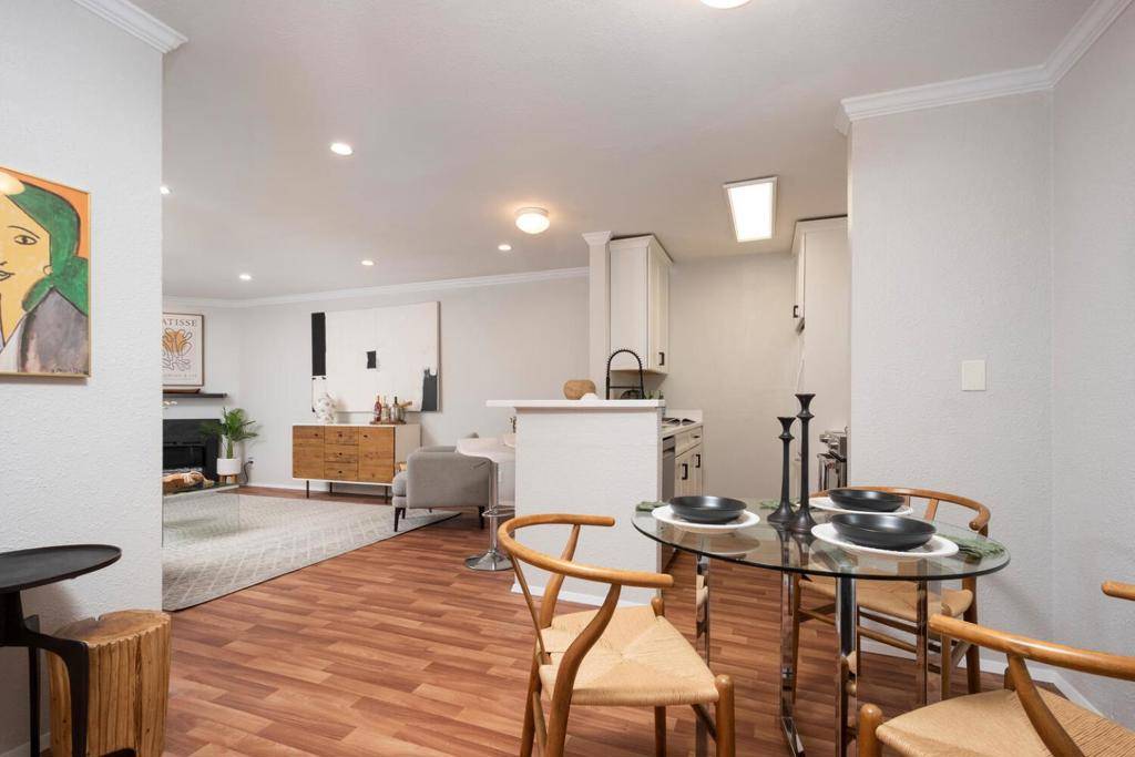 Daly City, CA 94015,377 Mandarin DR #104