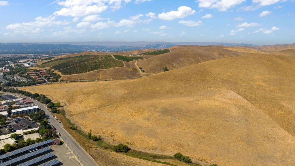 Livermore, CA 94551,1 Collier Canyon RD