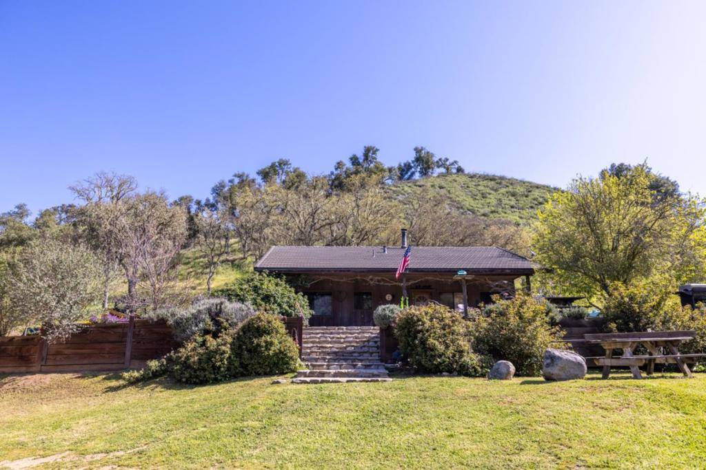 Carmel Valley, CA 93924,20215 Cachagua RD