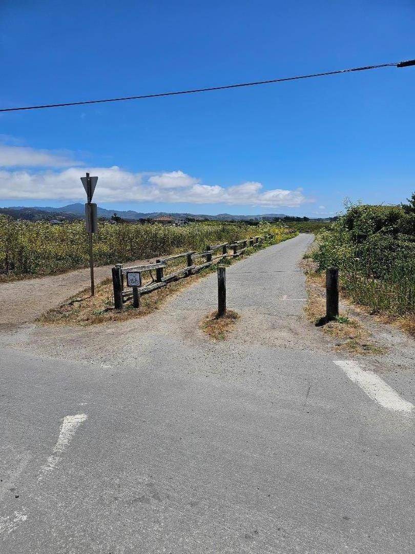 Half Moon Bay, CA 94019,0 Vienna