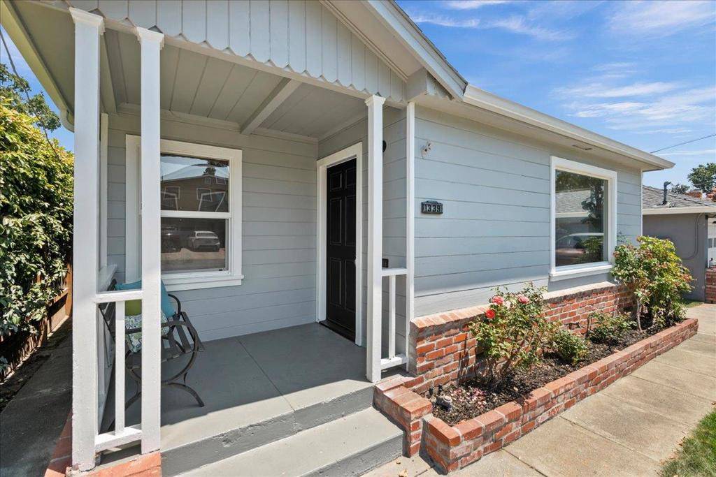 San Carlos, CA 94070,1339 Woodland AVE