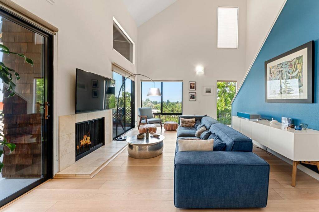 Stanford, CA 94305,72 Peter Coutts CIR