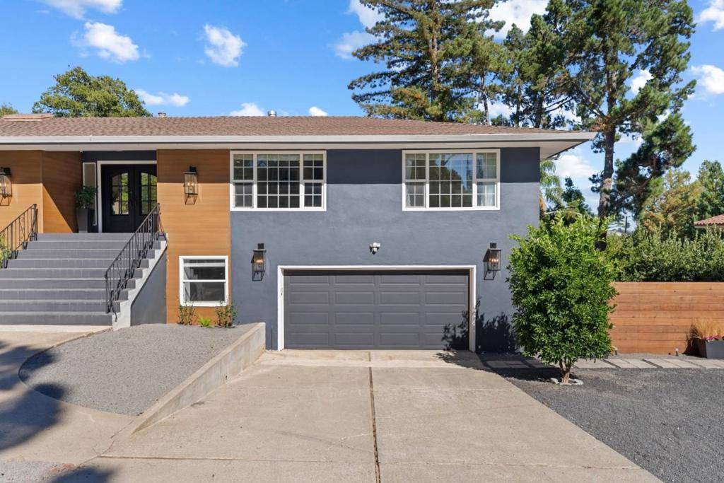 Hillsborough, CA 94010,1570 Lakeview DR