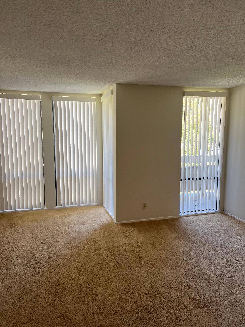 Foster City, CA 94404,1131 Compass LN #214