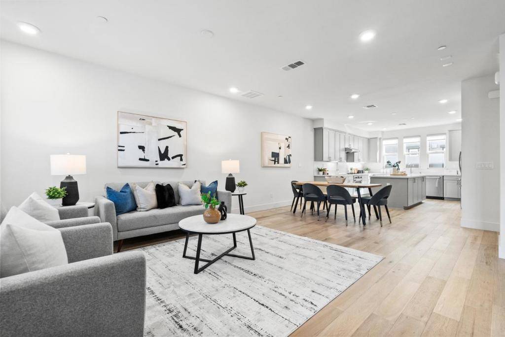Sunnyvale, CA 94085,919 Delano TER #5