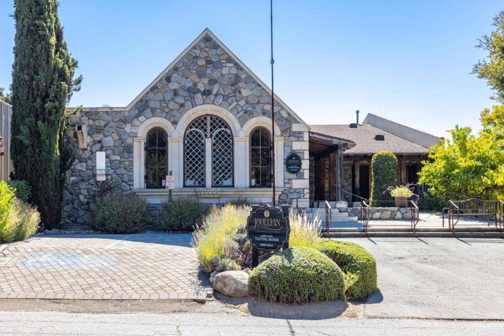 Carmel Valley, CA 93924,20300 Cachagua RD