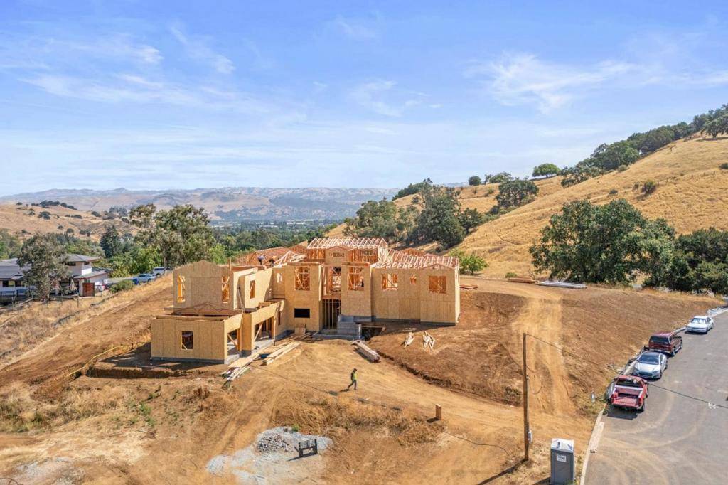 Morgan Hill, CA 95037,1075 Rose Orchard Place