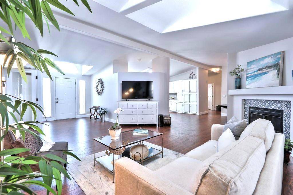 Sunnyvale, CA 94089,1220 Vienna DR