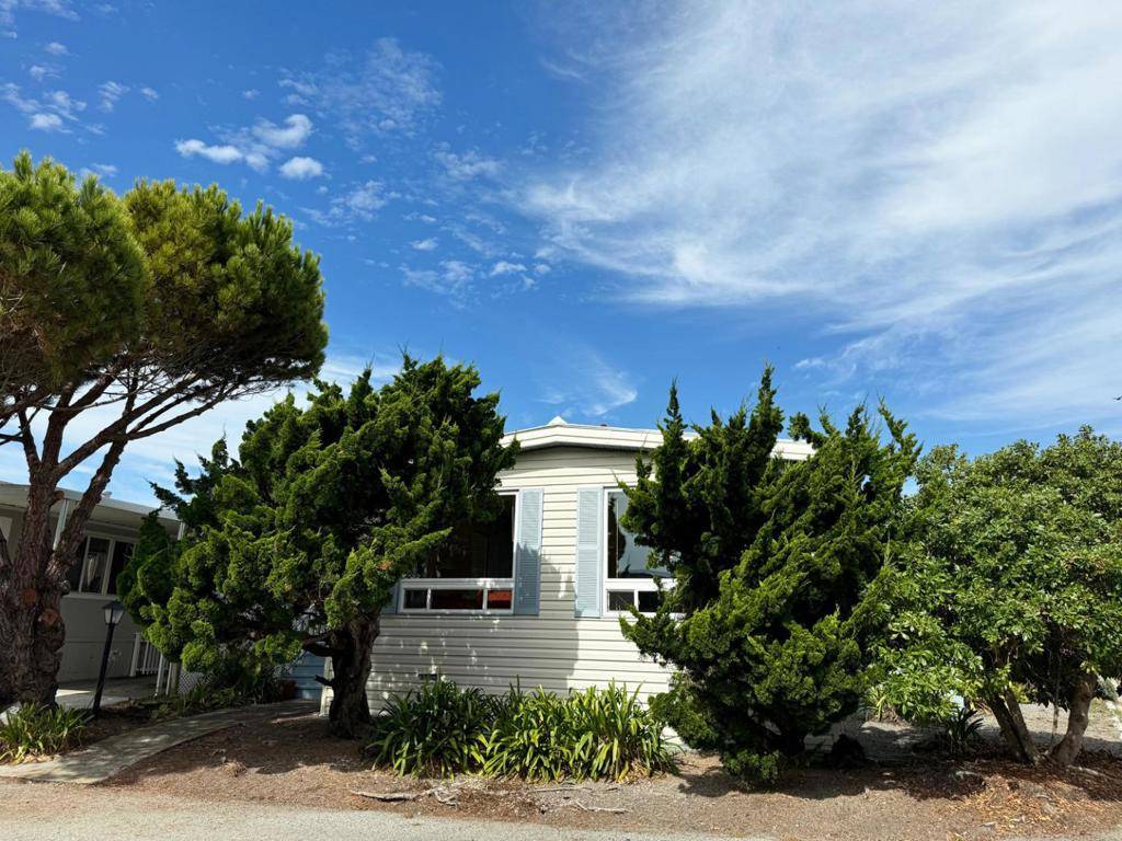Half Moon Bay, CA 94019,22 Sea Breeze DR