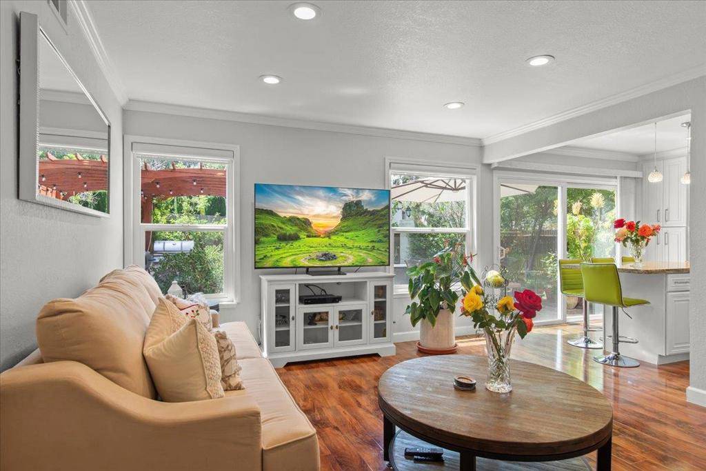 Los Gatos, CA 95032,105 Calle Nivel