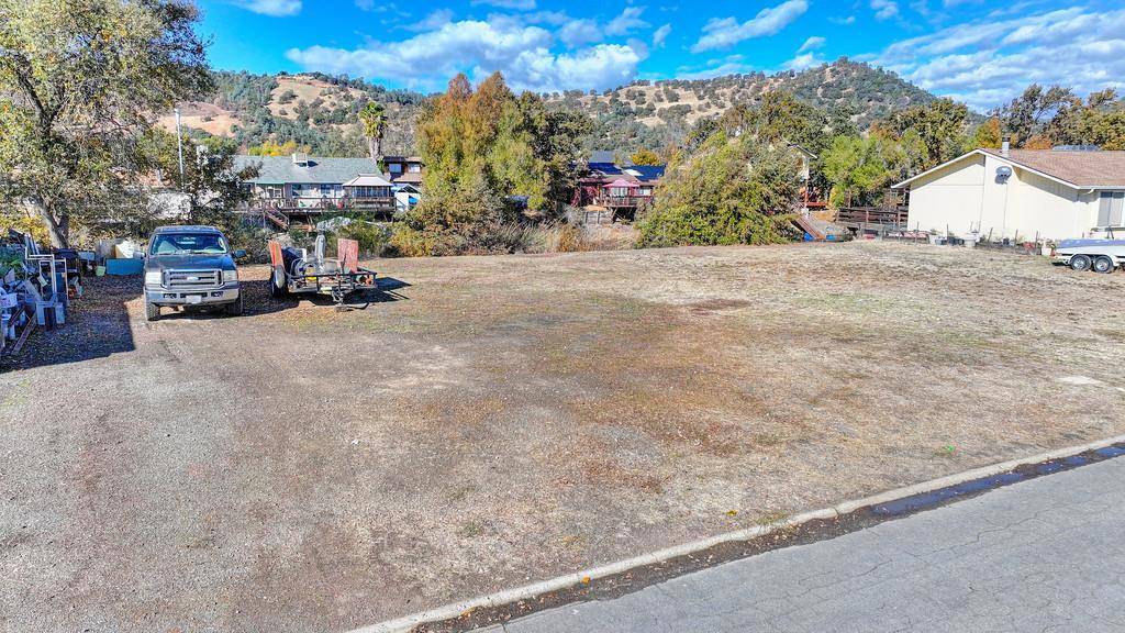 Clearlake Oaks, CA 95423,601 Bass LN