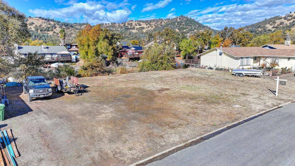 Clearlake Oaks, CA 95423,601 Bass LN