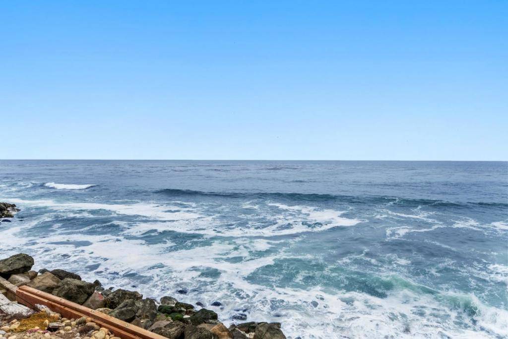 Santa Cruz, CA 95062,22818 E Cliff DR