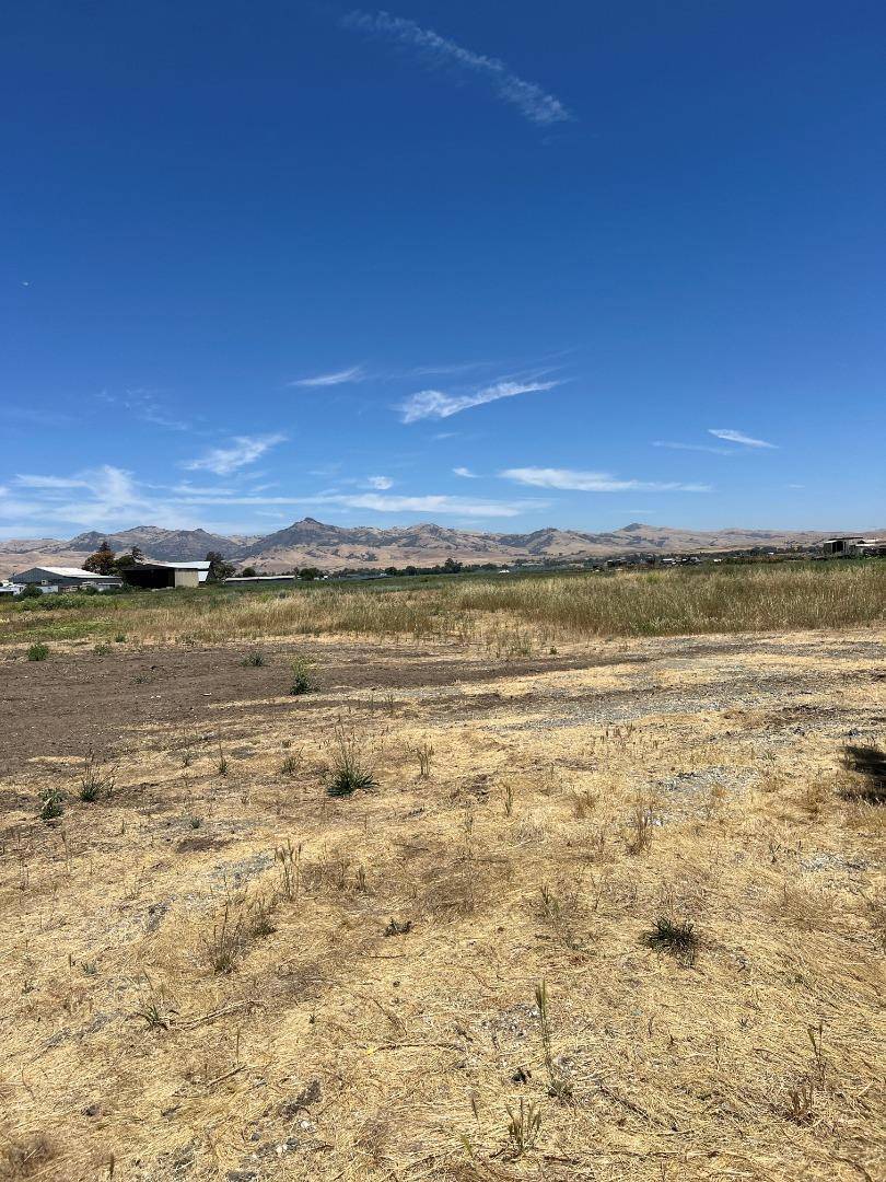 Hollister, CA 95023,773 San Felipe RD