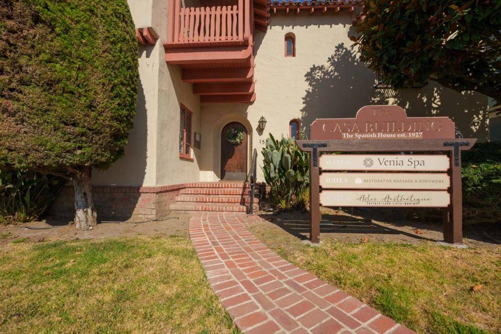 Salinas, CA 93901,158 Central AVE
