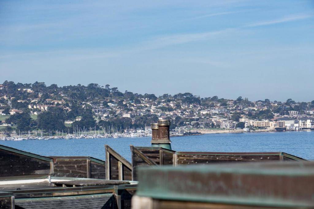 Monterey, CA 93940,1 Surf WAY #228