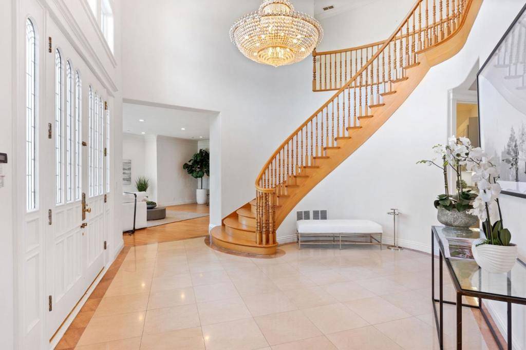 Hillsborough, CA 94010,2496 Butternut DR