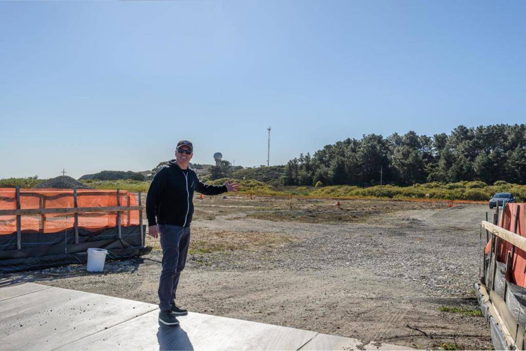 Moss Beach, CA 94038,Airport ST