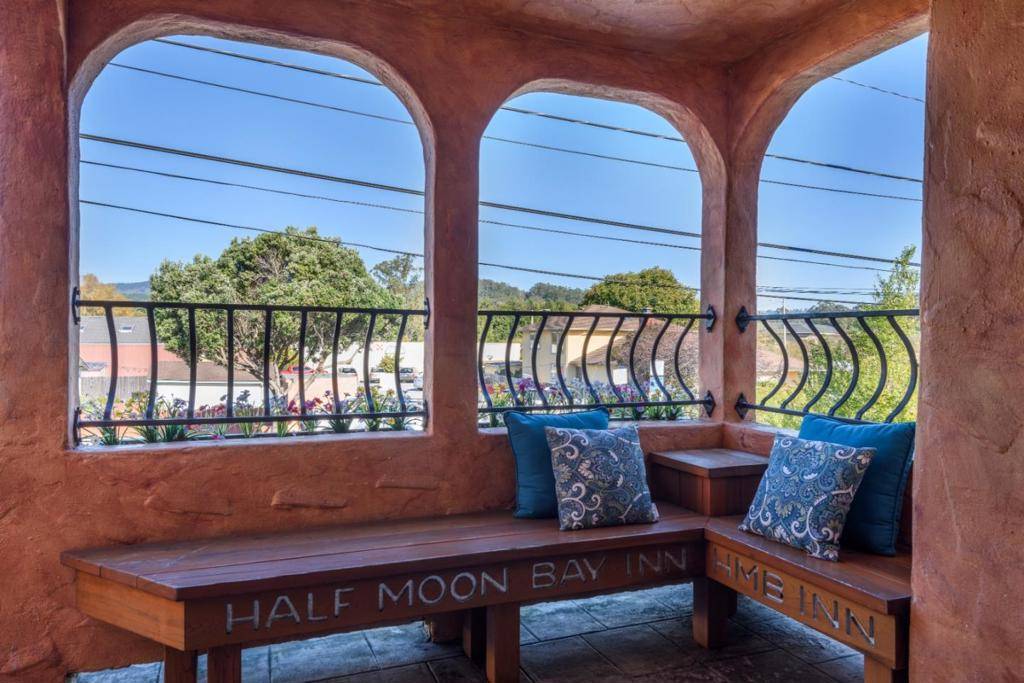 Half Moon Bay, CA 94019,401 Main ST
