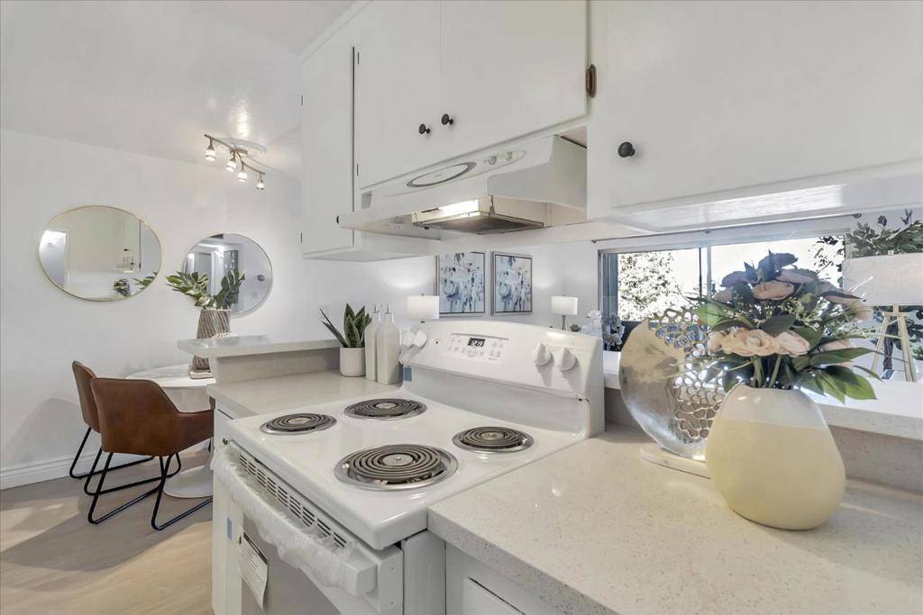 Redwood City, CA 94061,1458 Hudson ST #310