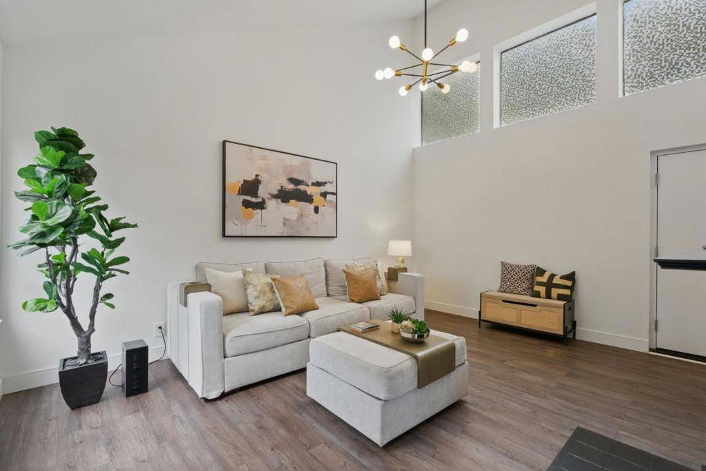 South San Francisco, CA 94080,1 Appian WAY #712-3