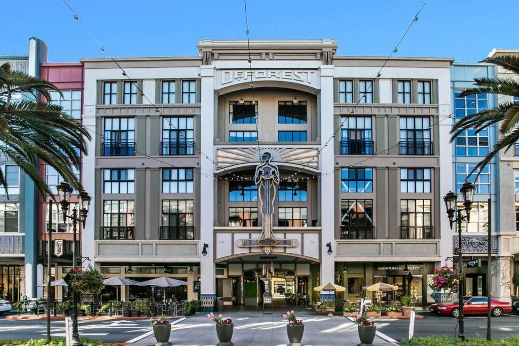 San Jose, CA 95128,333 Santana ROW #239