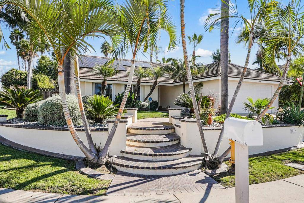 Carlsbad, CA 92009,7912 El Astillero PL