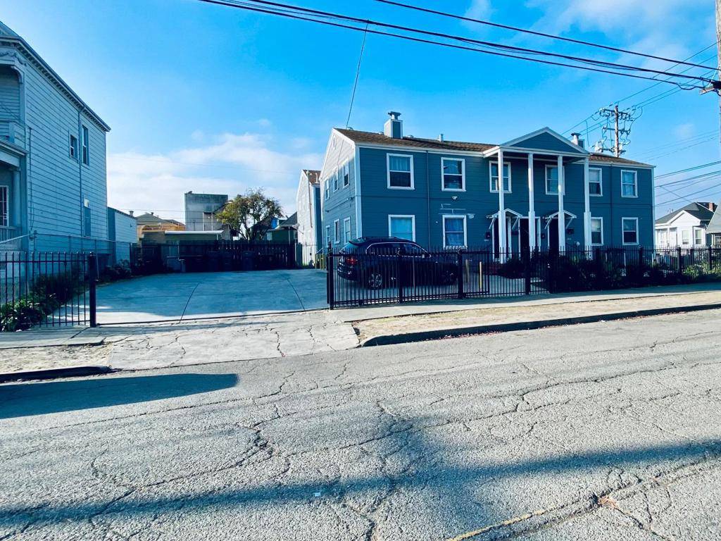 Oakland, CA 94606,Address not disclosed
