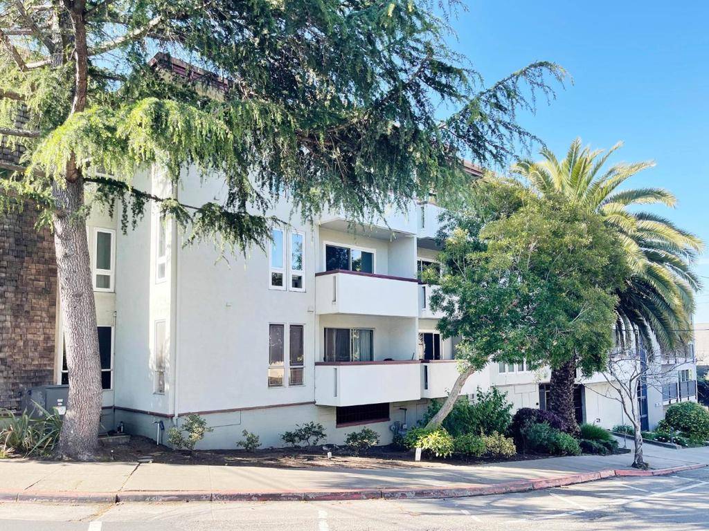 Oakland, CA 94611,127 Bayo Vista AVE #205