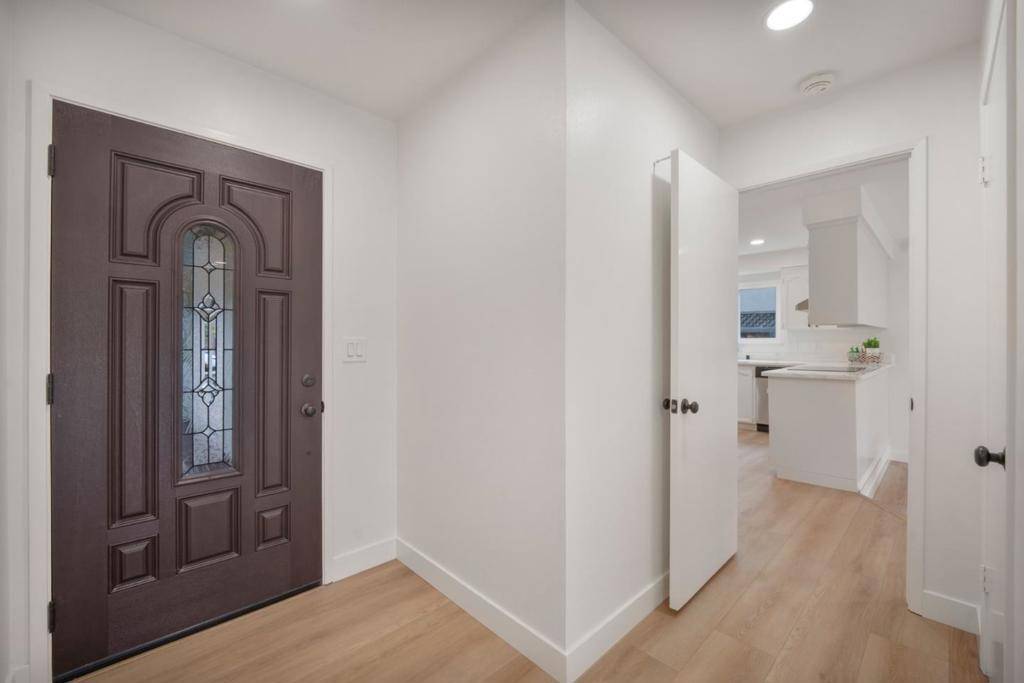 San Jose, CA 95123,405 Arabian ST