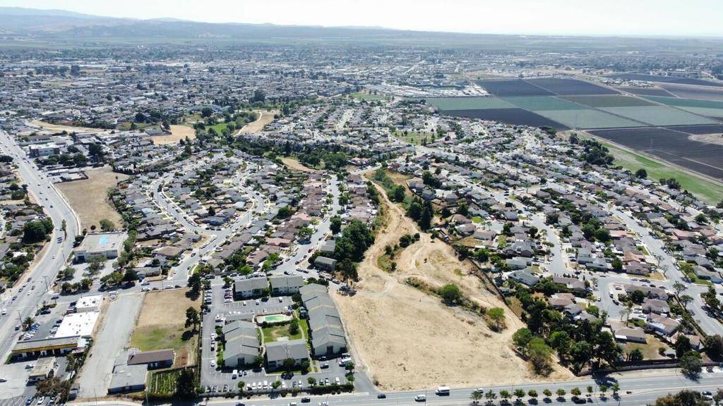 Salinas, CA 93905,11 Hill CIR